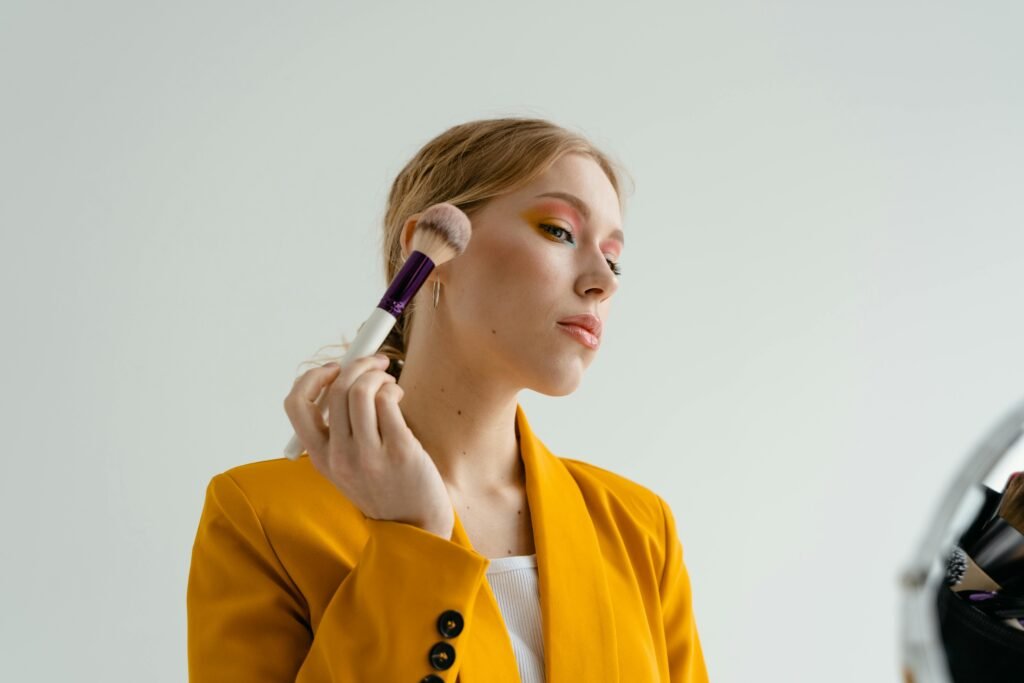 El amarillo en la ropa Significado y simbolismo